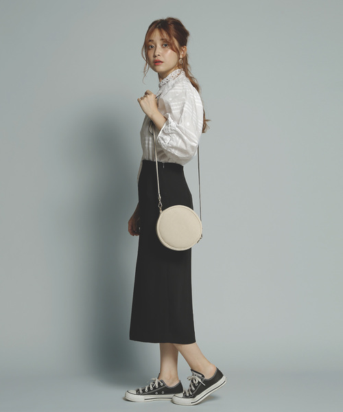 PLAIN CLOTHING(プレーンクロージング)の「ラウンドミニショルダーバッグ【PLAIN CLOTHING】(ショルダーバッグ・レディース・アイボリー/ピンクベージュ/ブラック/グレー・FREE)」の17枚目の写真