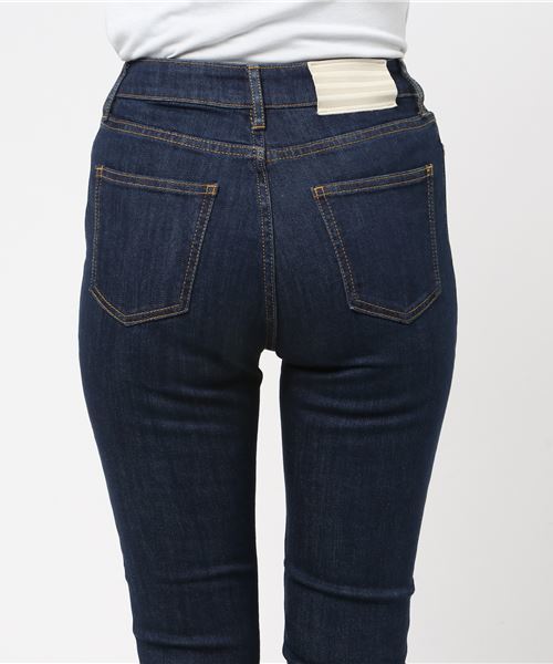MURUA（ムルーア）の「fit skinnyパンツ（デニムパンツ・レディース・ブルー/インディゴブルー・0/1/2）」の6枚目の写真