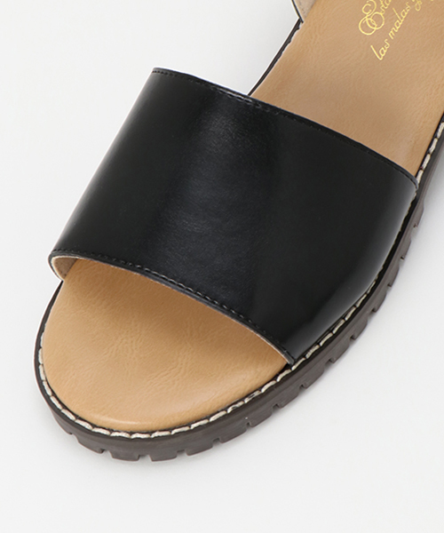 ikka（イッカ）の「フラットプレーンサンダル（サンダル・レディース・シルバー/ブラック・LARGE/MEDIUM）」の7枚目の写真