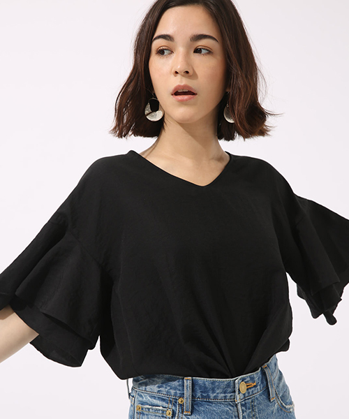 AZUL by moussy（アズールバイマウジー）の「バックリボンフリルBL（Tシャツ/カットソー・レディース・ホワイト系その他/ブラック/ダークネイビー/オフホワイト・MEDIUM/SMALL）」の4枚目の写真