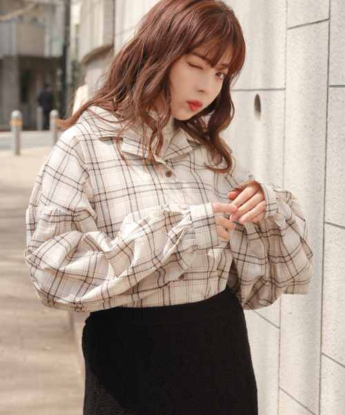 apres jour（アプレジュール）の「アソート袖ボリューム開襟シャツ【ZOZOTOWN限定アイテム】（シャツ/ブラウス・レディース・ベージュ/ライトグリーン/サックスブルー/マスタード/ライトブルー/ピンク/アイボリー/ダークブルー・フリー）」の2枚目の写真