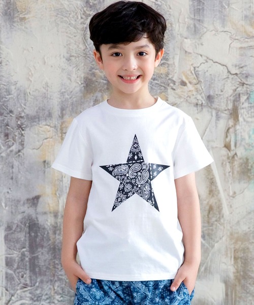 Bee des Bee(ビーデスビー)の「半袖プリントTシャツ(Tシャツ/カットソー・キッズ・ホワイト/ブラック/グレー/チャコール/ミント/ダークグリーン/グリーン/レッド/サックスブルー/ブラウン/イエロー/ネイビー/パープル/エメラルド/グリーン系その他/杢グレー/オレンジ/カーキ/ブラック系その他/ホワイト系その他/ワイン/ライトイエロー/グリーン系その他2/ベージュ・110cm/100cm/120cm/130cm/140cm/150cm)」の3枚目の写真