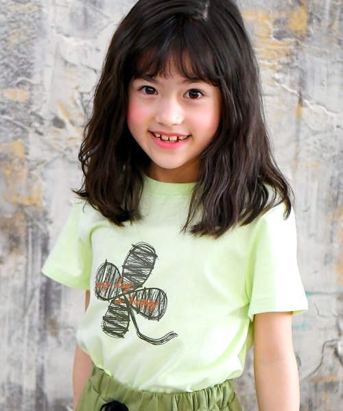 Bee des Bee(ビーデスビー)の「半袖プリントTシャツ(Tシャツ/カットソー・キッズ・ホワイト/ブラック/グレー/チャコール/ミント/ダークグリーン/グリーン/レッド/サックスブルー/ブラウン/イエロー/ネイビー/パープル/エメラルド/グリーン系その他/杢グレー/オレンジ/カーキ/ブラック系その他/ホワイト系その他/ワイン/ライトイエロー/グリーン系その他2/ベージュ・110cm/100cm/120cm/130cm/140cm/150cm)」の17枚目の写真