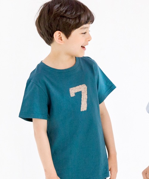 Bee des Bee(ビーデスビー)の「半袖プリントTシャツ(Tシャツ/カットソー・キッズ・ホワイト/ブラック/グレー/チャコール/ミント/ダークグリーン/グリーン/レッド/サックスブルー/ブラウン/イエロー/ネイビー/パープル/エメラルド/グリーン系その他/杢グレー/オレンジ/カーキ/ブラック系その他/ホワイト系その他/ワイン/ライトイエロー/グリーン系その他2/ベージュ・110cm/100cm/120cm/130cm/140cm/150cm)」の11枚目の写真