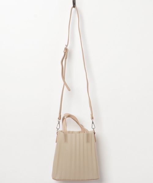 CURI BISCUI（キュリ　ビスキュイ）の「ポーチ付き合皮トート（トートバッグ・レディース・ブラック/オフホワイト/ブルー/ベージュ・FREE）」の3枚目の写真