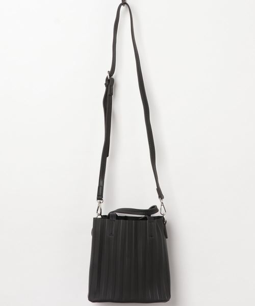 CURI BISCUI（キュリ　ビスキュイ）の「ポーチ付き合皮トート（トートバッグ・レディース・ブラック/オフホワイト/ブルー/ベージュ・FREE）」の2枚目の写真