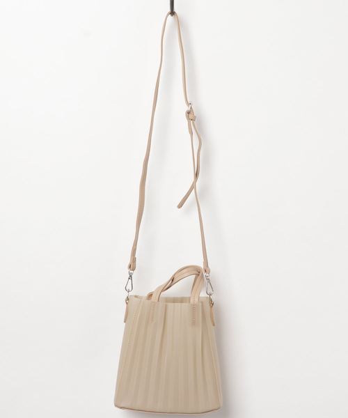 CURI BISCUI（キュリ　ビスキュイ）の「ポーチ付き合皮トート（トートバッグ・レディース・ブラック/オフホワイト/ブルー/ベージュ・FREE）」の9枚目の写真