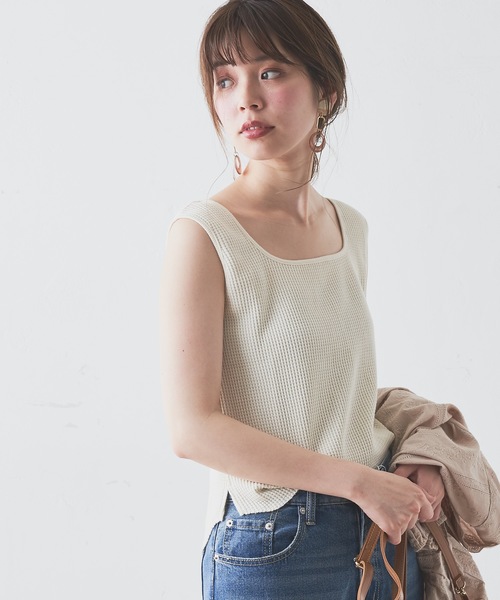 natural couture（ナチュラルクチュール）の「ワッフルスクエアタンク（タンクトップ・レディース・ブラック/ブラウン/レッド/オフホワイト・FREE）」の5枚目の写真