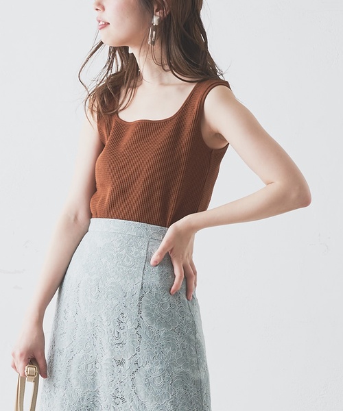 natural couture（ナチュラルクチュール）の「ワッフルスクエアタンク（タンクトップ・レディース・ブラック/ブラウン/レッド/オフホワイト・FREE）」の12枚目の写真