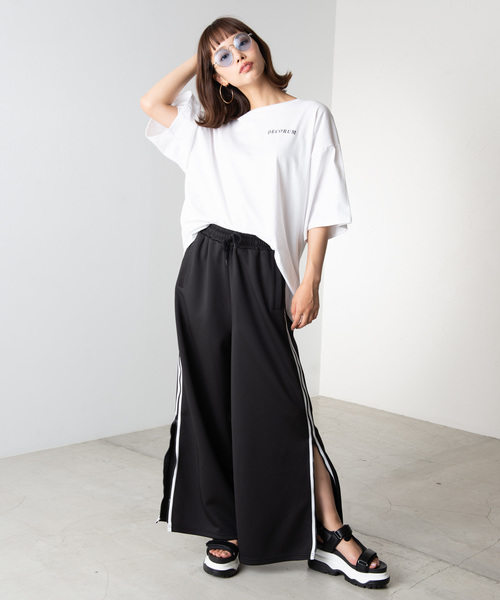 WEGO（ウィゴー）の「WEGO/フラワーバックフォトプリントTシャツ（Tシャツ/カットソー・レディース・ブラック/ベージュ/ホワイト/ピンク・FREE）」の5枚目の写真