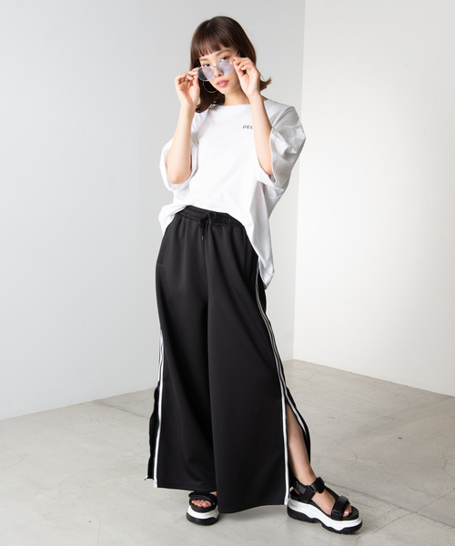 WEGO（ウィゴー）の「WEGO/フラワーバックフォトプリントTシャツ（Tシャツ/カットソー・レディース・ブラック/ベージュ/ホワイト/ピンク・FREE）」の7枚目の写真