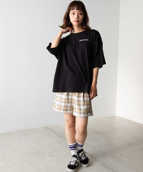 WEGO（ウィゴー）の「WEGO/フラワーバックフォトプリントTシャツ（Tシャツ/カットソー・レディース・ブラック/ベージュ/ホワイト/ピンク・FREE）」の9枚目の写真