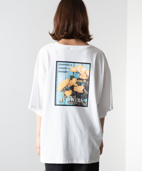 WEGO（ウィゴー）の「WEGO/フラワーバックフォトプリントTシャツ（Tシャツ/カットソー・レディース・ブラック/ベージュ/ホワイト/ピンク・FREE）」の15枚目の写真