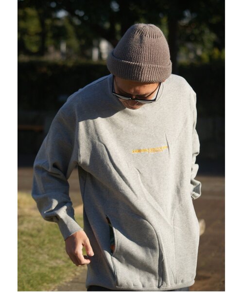 DOUBLE STEAL(ダブルスティール)の「Pocket in Fabric Sweat クルースウェットトレーナー(スウェット・メンズ・ブラック系その他/ブラック系その他2/グレー系その他/グレー系その他2・MEDIUM/LARGE/X-LARGE)」の4枚目の写真