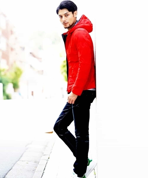 MICHEL KLEIN HOMME (ミッシェルクランオム)の「ダウン(ハーリキンクリンプ)(ダウンジャケット/コート・メンズ・ネイビー/レッド/イエロー・46/48/51)」の19枚目の写真