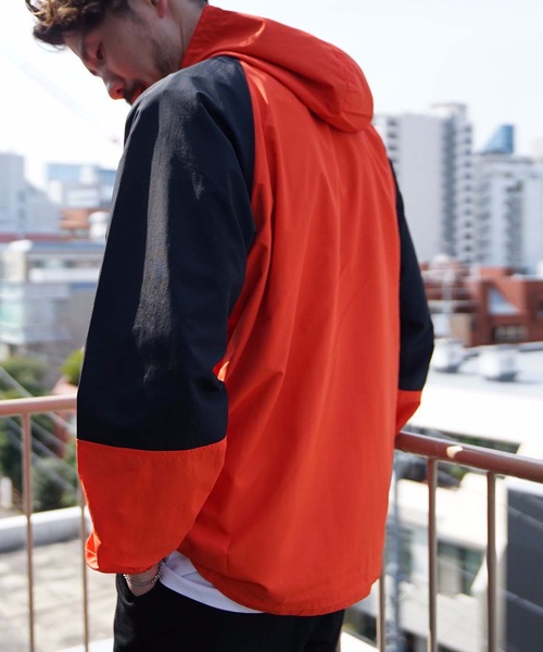 Champion(チャンピオン)の「【CHAMPION/チャンピオン】ナイロンアノラックパーカ- C3-R603 撥水性 裏地メッシュ仕様 ブランドロゴ刺繍(ナイロンジャケット・メンズ・エメラルド/パープル/ブラック/オレンジ/ベージュ・LARGE/MEDIUM/X-LARGE/SMALL)」の19枚目の写真