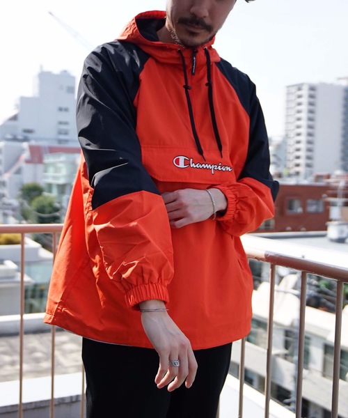 Champion(チャンピオン)の「【CHAMPION/チャンピオン】ナイロンアノラックパーカ- C3-R603 撥水性 裏地メッシュ仕様 ブランドロゴ刺繍(ナイロンジャケット・メンズ・エメラルド/パープル/ブラック/オレンジ/ベージュ・LARGE/MEDIUM/X-LARGE/SMALL)」の17枚目の写真