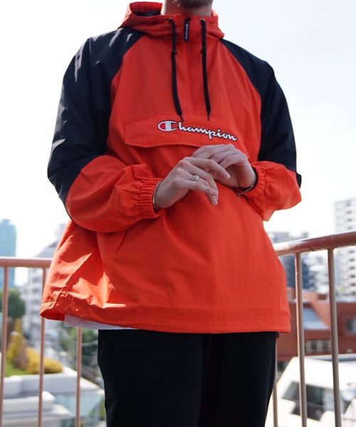 Champion(チャンピオン)の「【CHAMPION/チャンピオン】ナイロンアノラックパーカ- C3-R603 撥水性 裏地メッシュ仕様 ブランドロゴ刺繍(ナイロンジャケット・メンズ・エメラルド/パープル/ブラック/オレンジ/ベージュ・LARGE/MEDIUM/X-LARGE/SMALL)」の16枚目の写真