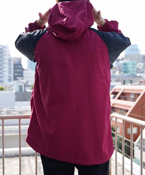 Champion(チャンピオン)の「【CHAMPION/チャンピオン】ナイロンアノラックパーカ- C3-R603 撥水性 裏地メッシュ仕様 ブランドロゴ刺繍(ナイロンジャケット・メンズ・エメラルド/パープル/ブラック/オレンジ/ベージュ・LARGE/MEDIUM/X-LARGE/SMALL)」の10枚目の写真