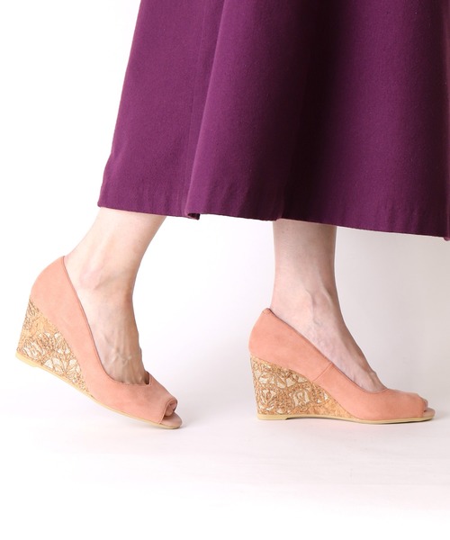 artemis by DIANA(アルテミスバイダイアナ)の「オープントゥウェッジパンプス(パンプス・レディース・グレー/ブラック/オレンジ・23.0cm/23.5cm/25.0cm/22.5cm/24.0cm/24.5cm/22.0cm)」の16枚目の写真