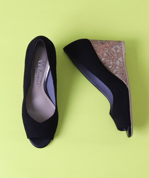 artemis by DIANA(アルテミスバイダイアナ)の「オープントゥウェッジパンプス(パンプス・レディース・グレー/ブラック/オレンジ・23.0cm/23.5cm/25.0cm/22.5cm/24.0cm/24.5cm/22.0cm)」の19枚目の写真