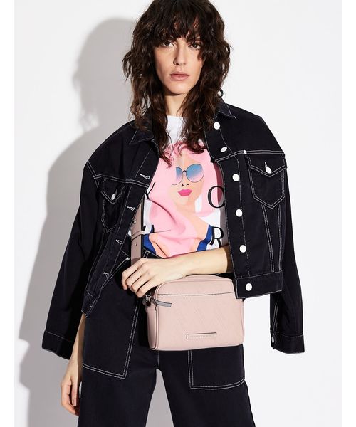 ARMANI EXCHANGE(アルマーニエクスチェンジ)の「【A|Xアルマーニ エクスチェンジ】フェイスプリントデザイン 半袖クルーネックTシャツ(Tシャツ/カットソー・レディース・ホワイト・LARGE/SMALL/MEDIUM/X-SMALL)」の4枚目の写真