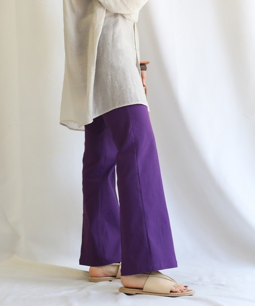 select MOCA(セレクトモカ)の「【PREMIUM PANTS】ストレッチフレアパンツ(その他パンツ・レディース・パープル/グリーン/アイボリー/レンガ・SMALL/MEDIUM)」の3枚目の写真