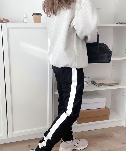 classicalelf(クラシカルエルフ)の「スポーティカジュアルを楽しむ。サイドライン入りスウェットパンツ(スウェットパンツ・レディース・ホワイト/ブラック/グレー・LARGE/MEDIUM/X-LARGE/SMALL)」の12枚目の写真