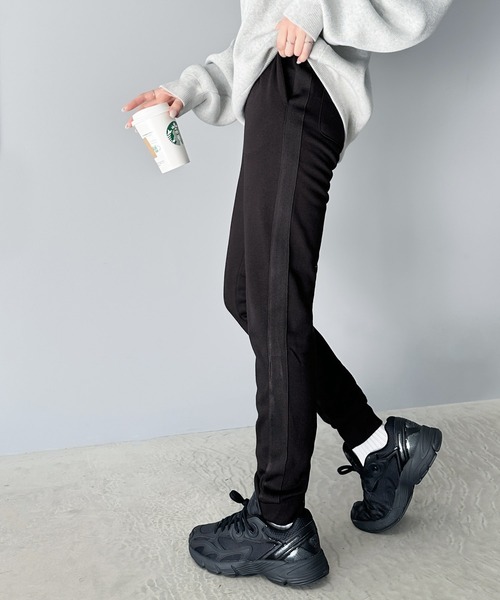 classicalelf(クラシカルエルフ)の「スポーティカジュアルを楽しむ。サイドライン入りスウェットパンツ(スウェットパンツ・レディース・ホワイト/ブラック/グレー・LARGE/MEDIUM/X-LARGE/SMALL)」の14枚目の写真