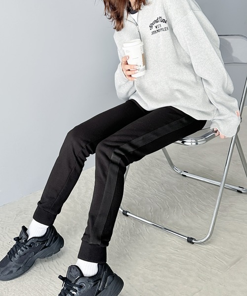 classicalelf(クラシカルエルフ)の「スポーティカジュアルを楽しむ。サイドライン入りスウェットパンツ(スウェットパンツ・レディース・ホワイト/ブラック/グレー・LARGE/MEDIUM/X-LARGE/SMALL)」の17枚目の写真