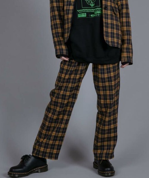 Candy Stripper（キャンディストリッパー）の「W BELT TUCK パンツ（その他パンツ・レディース・ブラック/グレー/イエロー・1/2）」の3枚目の写真