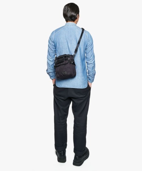 AS2OV(アッソブ)の「AS2OV (アッソブ) EXCLUSIVE BALLISTIC NYLON DRAWSTRING BAG 巾着ショルダー(トートバッグ・メンズ・ブラック/カーキ・FREE)」の5枚目の写真