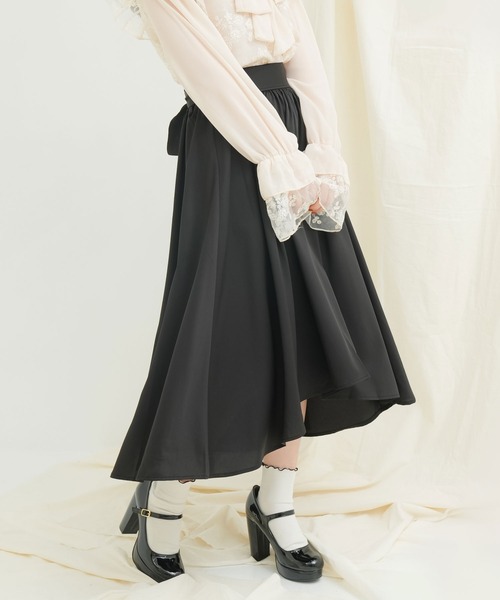 Newlyme（ニューリーミー）の「フィッシュテールリボンスカート（スカート・レディース・ブラック/イエロー/ブルー/グリーン/グレイッシュベージュ/ベビーピンク・MEDIUM/LARGE）」の2枚目の写真