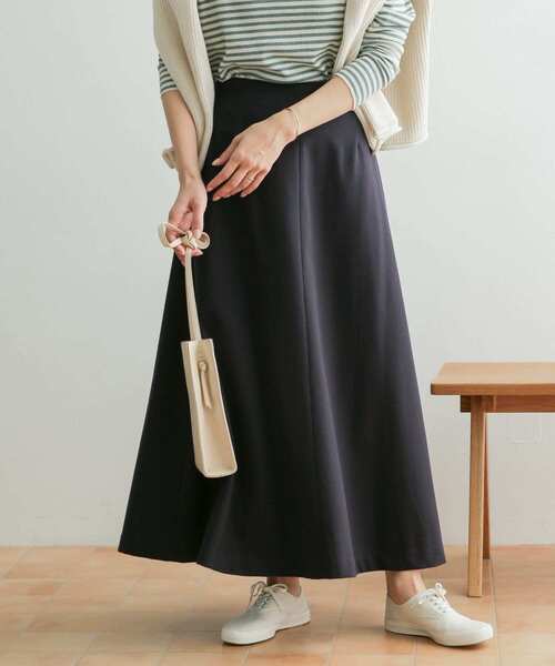 URBAN RESEARCH DOORS（アーバンリサーチドアーズ）の「コットンカットフレアスカート（スカート・レディース・ベージュ/ネイビー・ONE）」の10枚目の写真