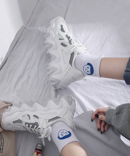 SVEC（シュベック）の「厚底 ソール ダッドシューズ（スニーカー・レディース・ホワイト/ブラック/ベージュ・36/37/38/40/39/35）」の6枚目の写真