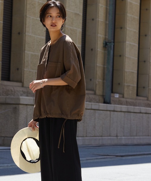 OMNES Another Edition（オムネス アナザーエディション）の「製品染め コットンビッグポケットプルオーバーシャツ（シャツ/ブラウス・レディース・ブラック/ベージュ/カーキ/モカ・FREE）」の15枚目の写真