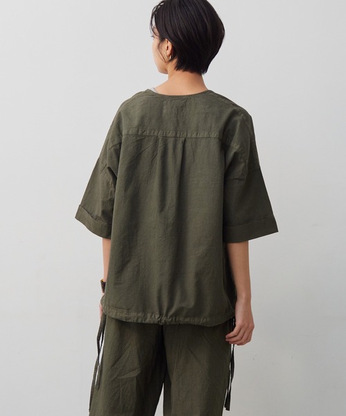 OMNES Another Edition（オムネス アナザーエディション）の「製品染め コットンビッグポケットプルオーバーシャツ（シャツ/ブラウス・レディース・ブラック/ベージュ/カーキ/モカ・FREE）」の12枚目の写真