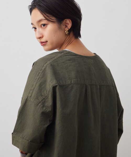OMNES Another Edition（オムネス アナザーエディション）の「製品染め コットンビッグポケットプルオーバーシャツ（シャツ/ブラウス・レディース・ブラック/ベージュ/カーキ/モカ・FREE）」の17枚目の写真