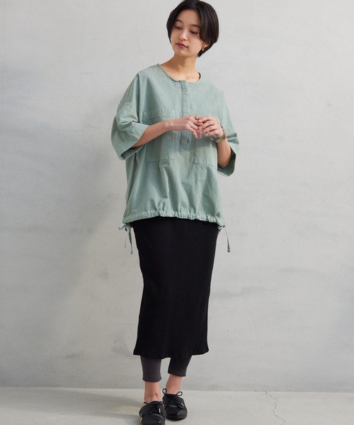 OMNES Another Edition（オムネス アナザーエディション）の「製品染め コットンビッグポケットプルオーバーシャツ（シャツ/ブラウス・レディース・ブラック/ベージュ/カーキ/モカ・FREE）」の22枚目の写真