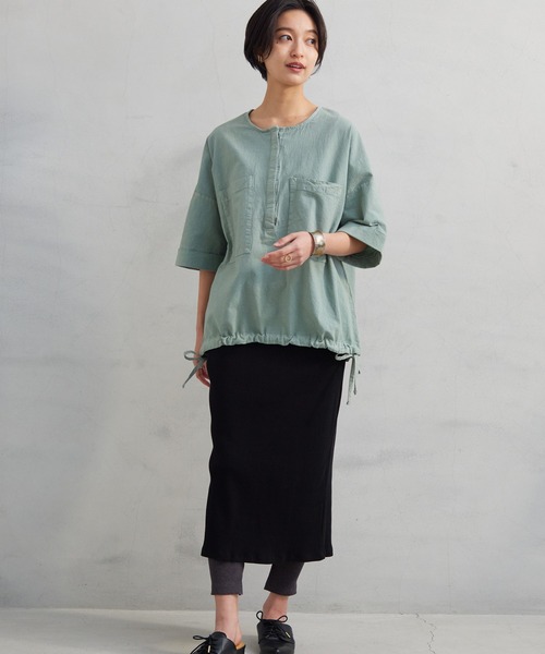 OMNES Another Edition（オムネス アナザーエディション）の「製品染め コットンビッグポケットプルオーバーシャツ（シャツ/ブラウス・レディース・ブラック/ベージュ/カーキ/モカ・FREE）」の18枚目の写真