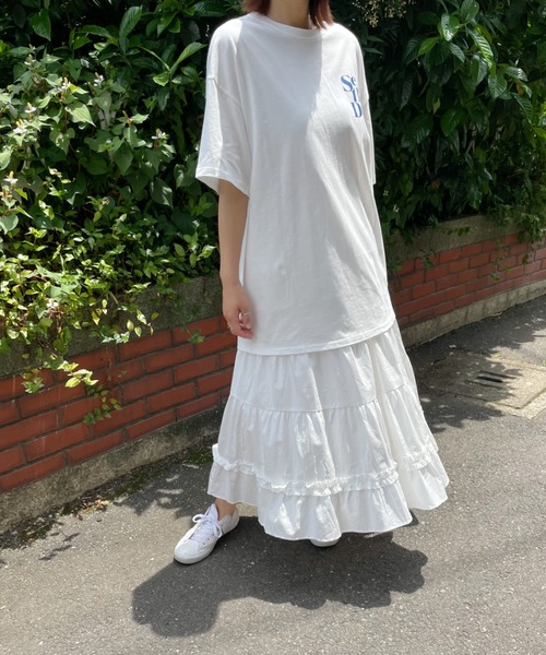at12:03（アットイチニーゼロサン）の「ティアードフリルボリュームロングスカート（スカート・レディース・ホワイト/ブラック・FREE）」の8枚目の写真