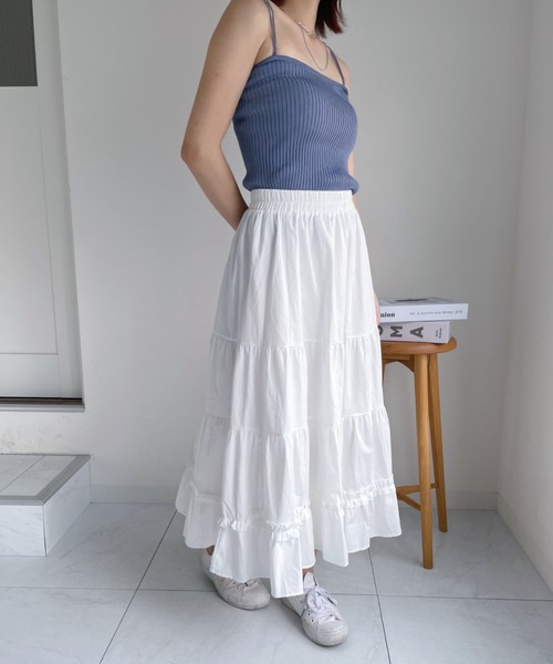 at12:03（アットイチニーゼロサン）の「ティアードフリルボリュームロングスカート（スカート・レディース・ホワイト/ブラック・FREE）」の4枚目の写真