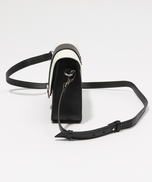 PAGEBOY（ページボーイ）の「バイカラースクエアショルダー（ショルダーバッグ・レディース・ホワイト×ブラック/イエロー系その他・FREE）」の10枚目の写真