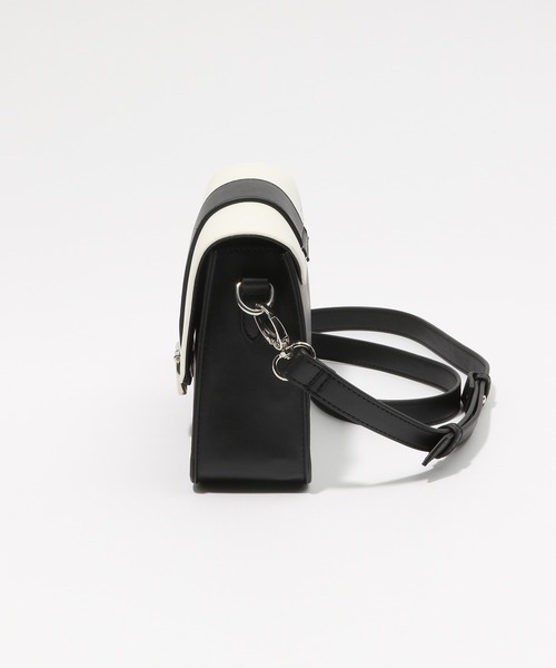 PAGEBOY（ページボーイ）の「バイカラースクエアショルダー（ショルダーバッグ・レディース・ホワイト×ブラック/イエロー系その他・FREE）」の11枚目の写真