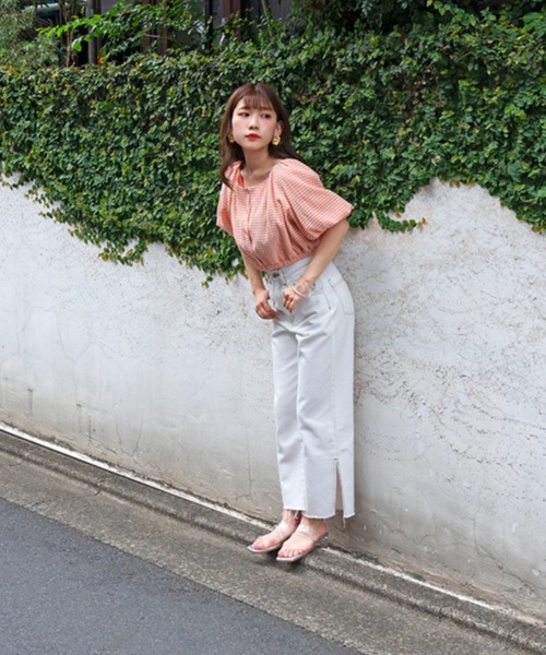 DuKKah（デュカ）の「Dukkah/【低身長向け】スリットストレートパンツ（デニムパンツ・レディース・ダークインディゴブルー/ホワイト・X-SMALL）」の3枚目の写真