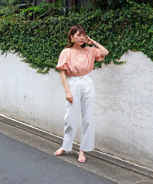 DuKKah（デュカ）の「Dukkah/【低身長向け】スリットストレートパンツ（デニムパンツ・レディース・ダークインディゴブルー/ホワイト・X-SMALL）」の4枚目の写真