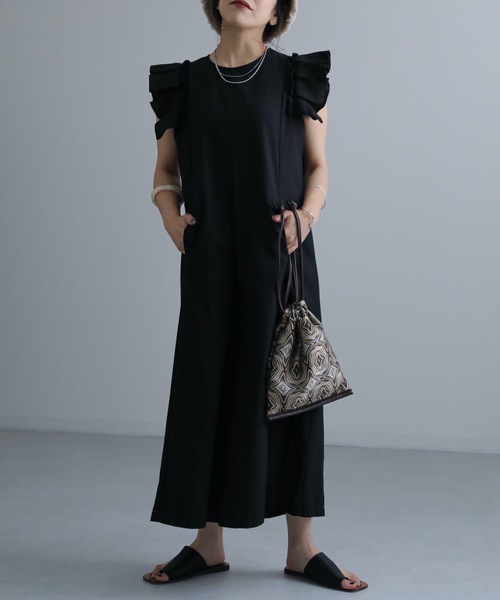 ap retro（アプレトロ）の「フリルショルダーオールインワン【ZOZO限定アイテム】（サロペット/オーバーオール・レディース・アイボリー/ブラック・FREE）」の11枚目の写真