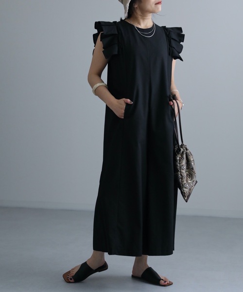 ap retro（アプレトロ）の「フリルショルダーオールインワン【ZOZO限定アイテム】（サロペット/オーバーオール・レディース・アイボリー/ブラック・FREE）」の13枚目の写真