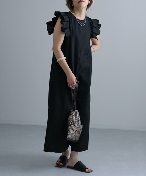 ap retro（アプレトロ）の「フリルショルダーオールインワン【ZOZO限定アイテム】（サロペット/オーバーオール・レディース・アイボリー/ブラック・FREE）」の12枚目の写真