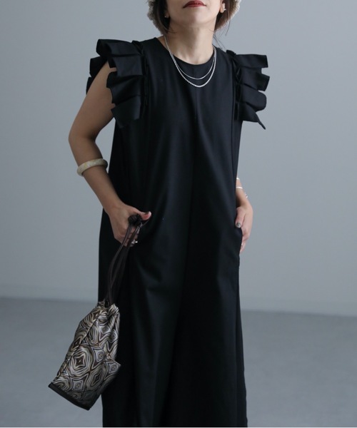 ap retro（アプレトロ）の「フリルショルダーオールインワン【ZOZO限定アイテム】（サロペット/オーバーオール・レディース・アイボリー/ブラック・FREE）」の18枚目の写真